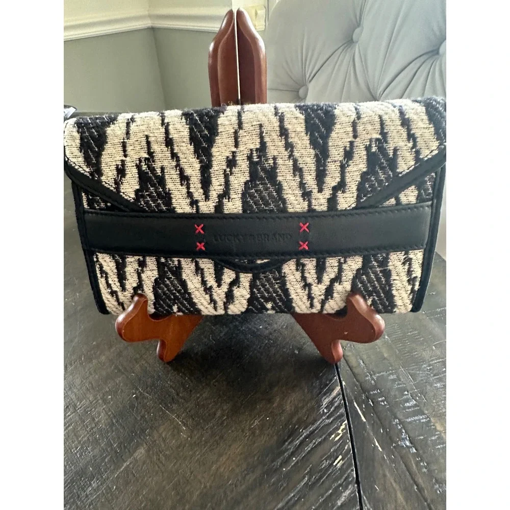 Lucky Brand Ikat Crossbody Wallet Bag Woven Black Cream Boho Adjustable Strap